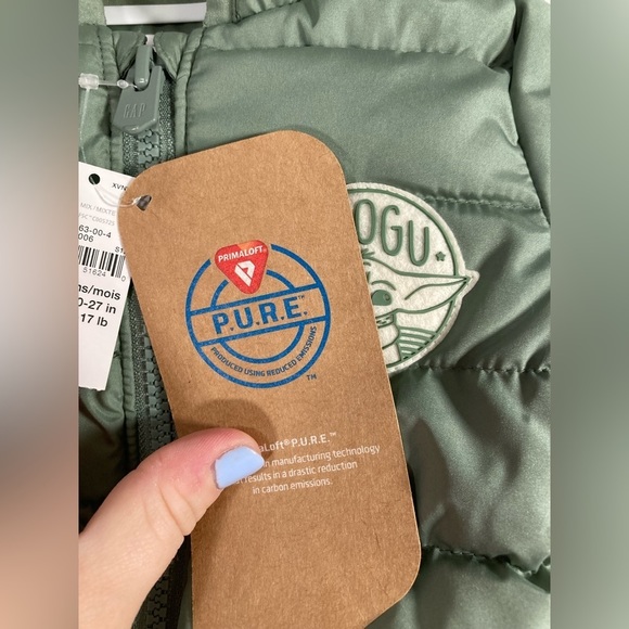 GAP baby 3-6 months puffer jacket Grogu *has some marks* - Picture 5 of 16